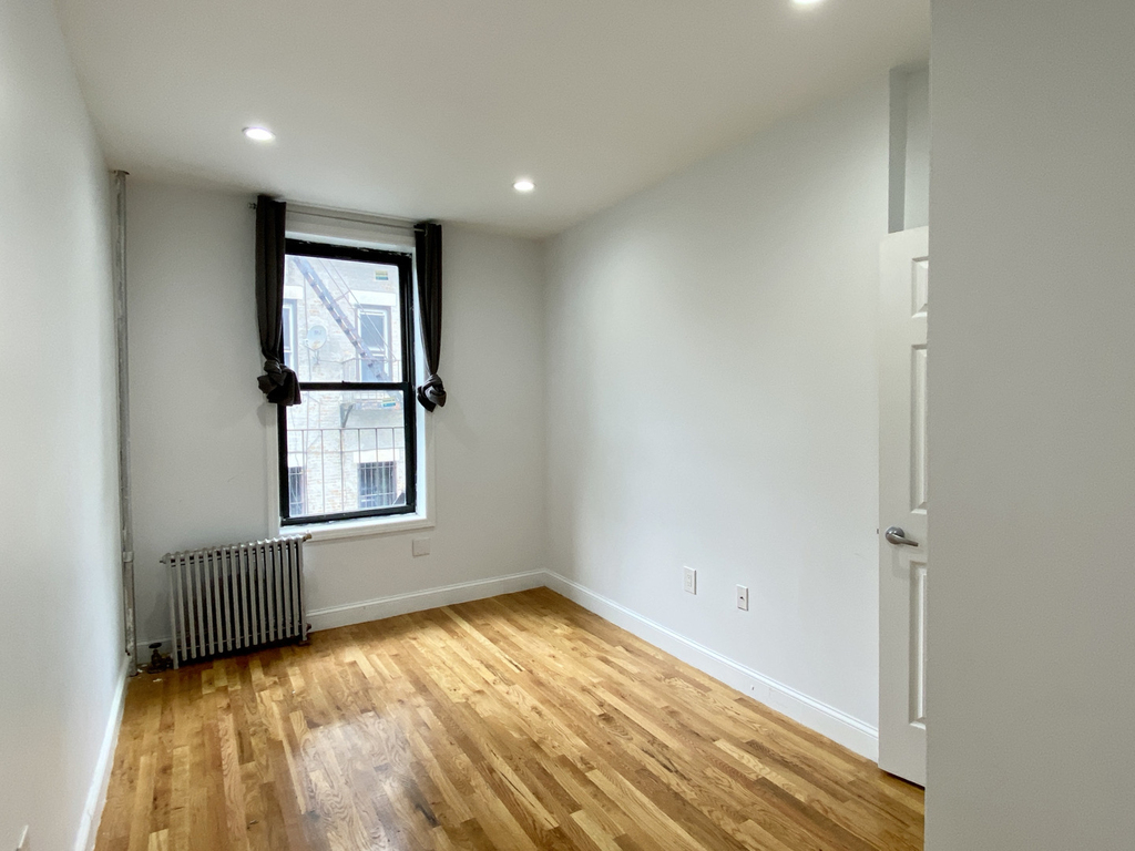 330 Lewis Avenue - Photo 2