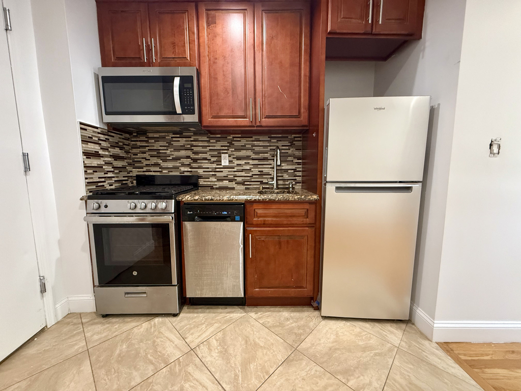 57 Herkimer Street - Photo 3