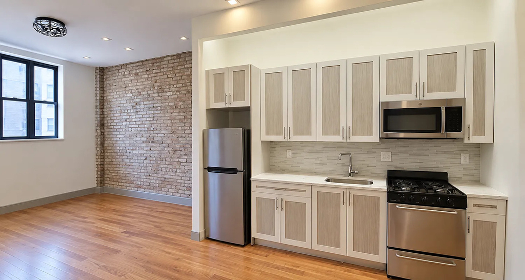 1631 St Johns Place - Photo 0