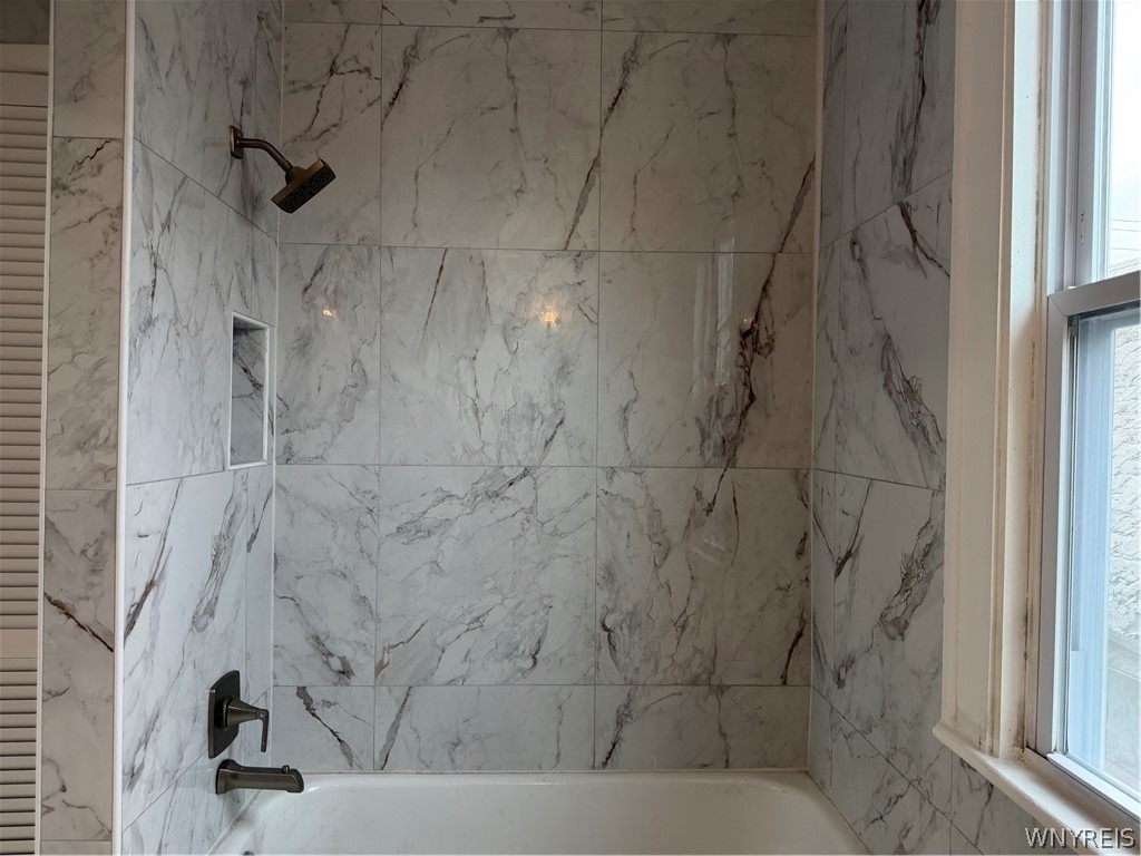 165 Playter Street - Photo 10