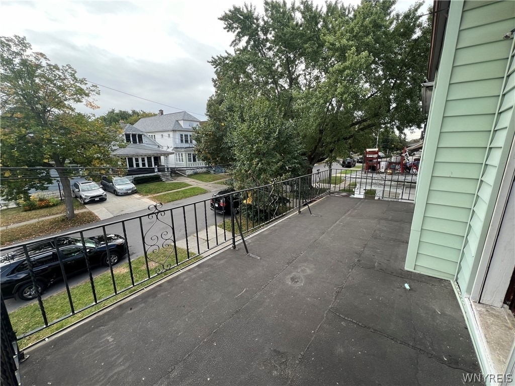110 Briscoe Avenue - Photo 12