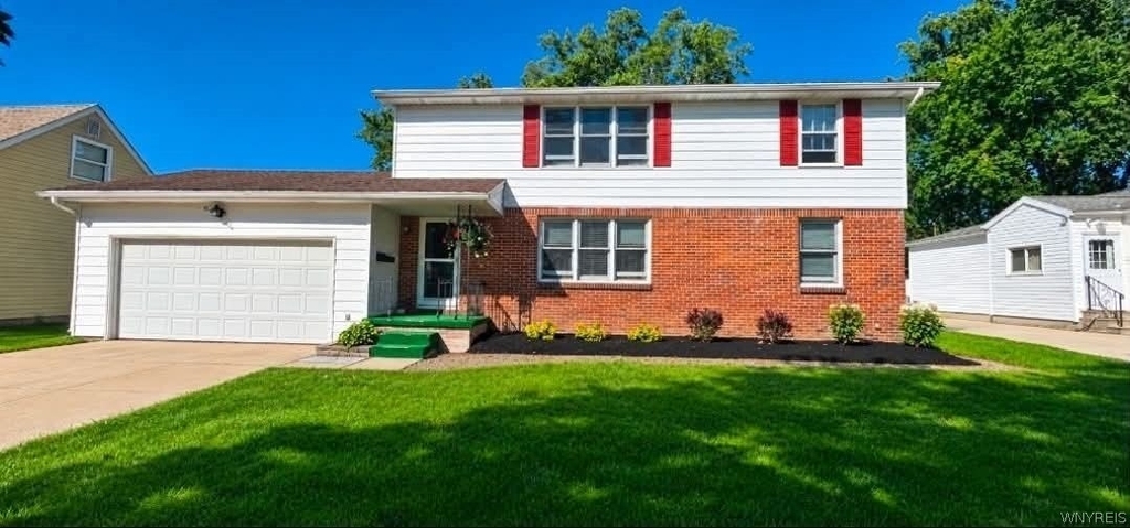 82 Dartwood- Upper Unit Drive - Photo 0