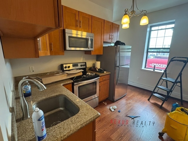 14-32 College Point Boulevard - Photo 1