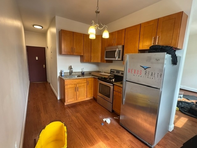 14-32 College Point Boulevard - Photo 0