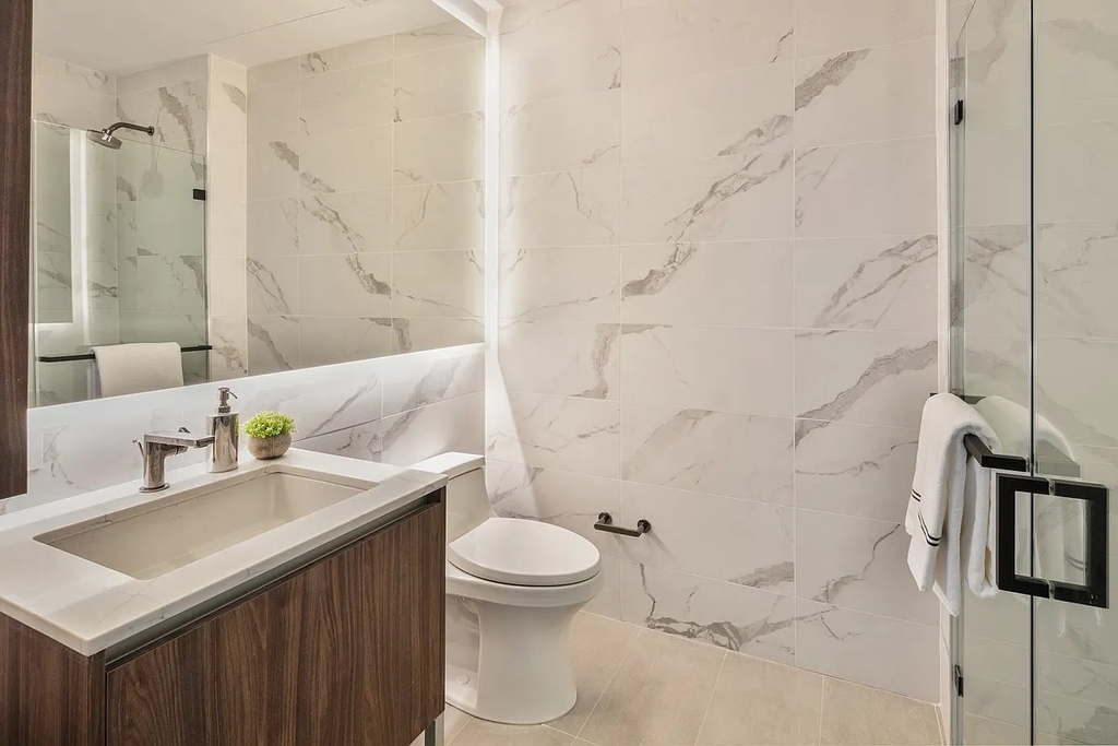 606 West 30th Street - Photo 8