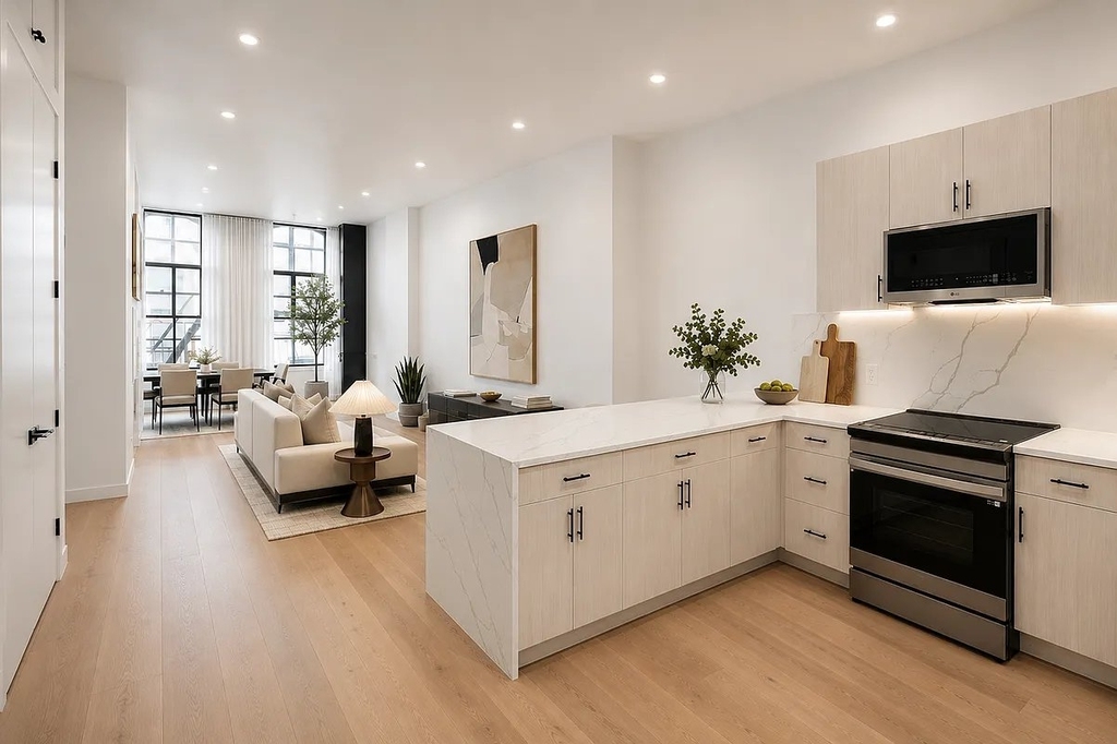 111 Reade Street - Photo 2