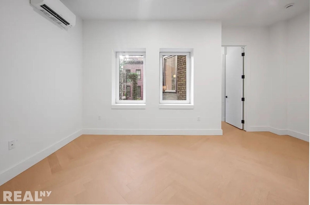 East 17th Street - Photo 5