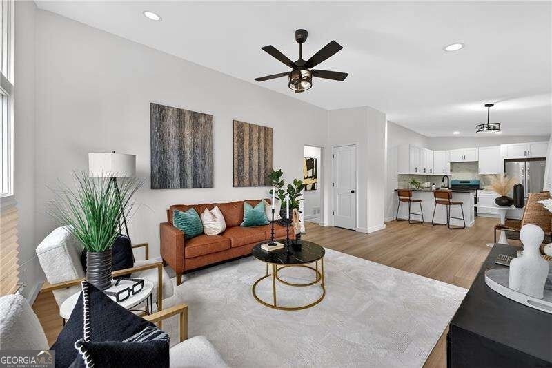 201 Lydia Drive Se - Photo 2