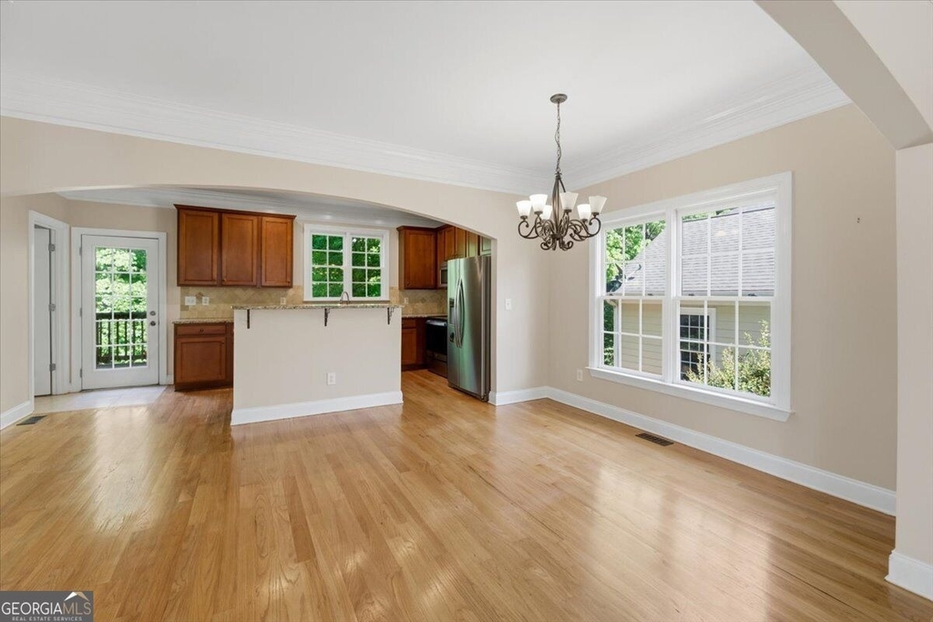 728 Markhams Drive - Photo 5