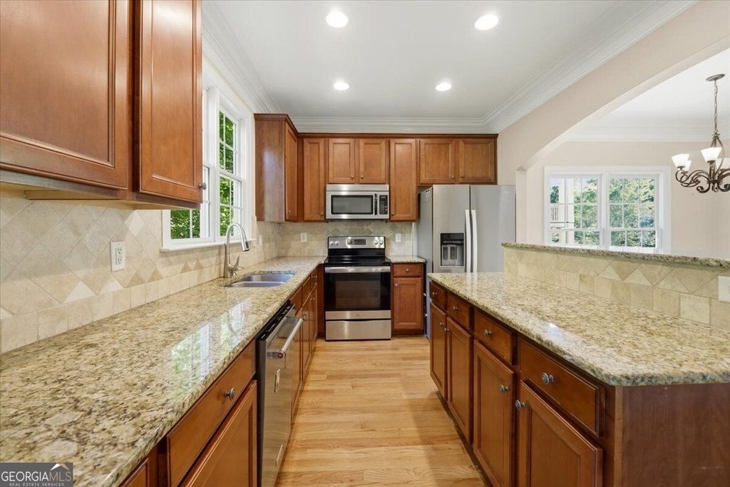 728 Markhams Drive - Photo 8
