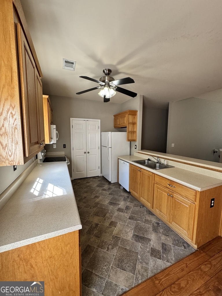 376 Pointe Circle Bl 3 - Photo 19