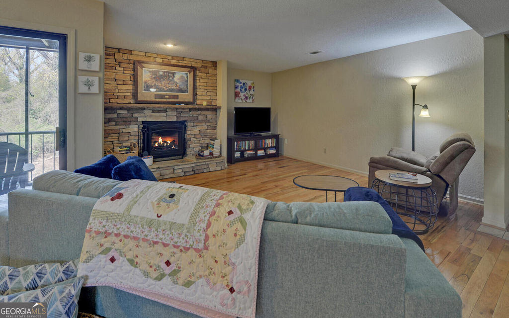 605 Candler Street - Photo 4