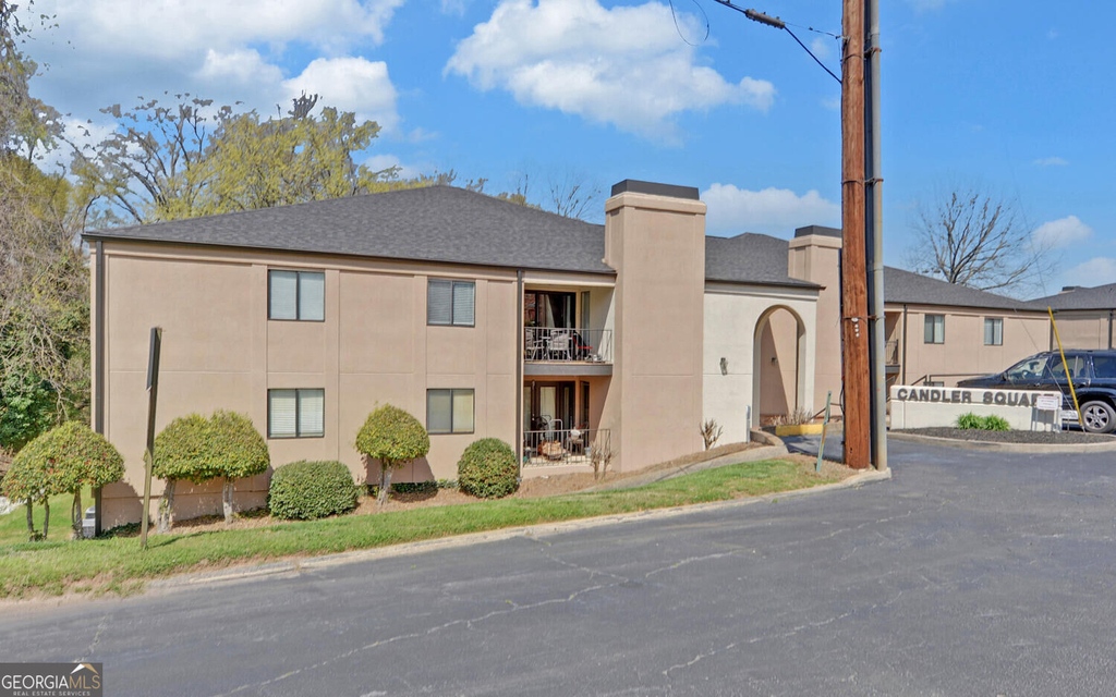605 Candler Street - Photo 0