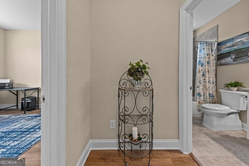 1011 Lofter Place - Photo 35