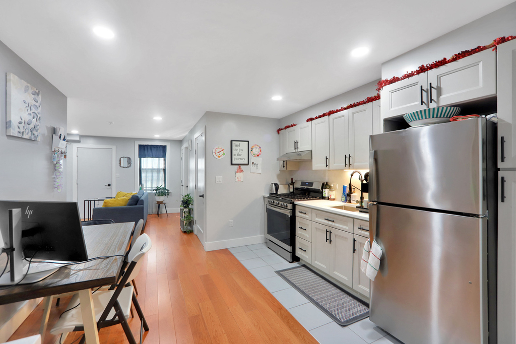 518 Lafayette Avenue - Photo 2