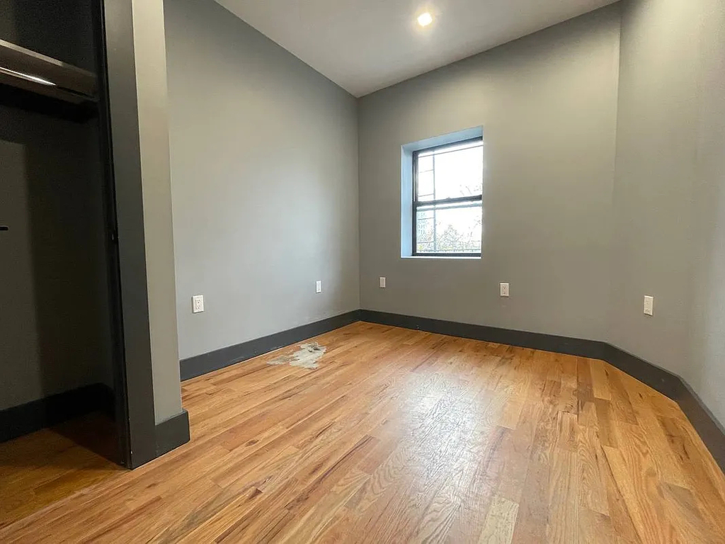1360 Herkimer Street - Photo 3