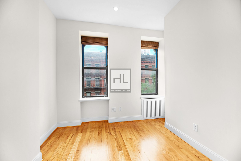 West 45 Street - Photo 3