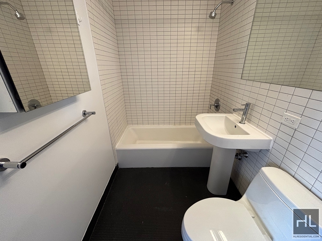 East 39th Street - Photo 4