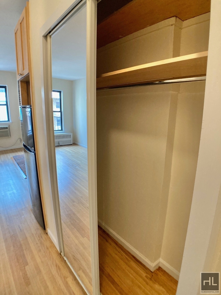 East 84 Street - Photo 3