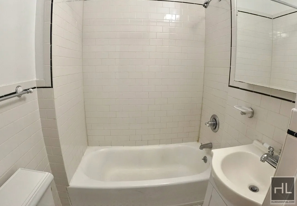 East 84th Street - Photo 2