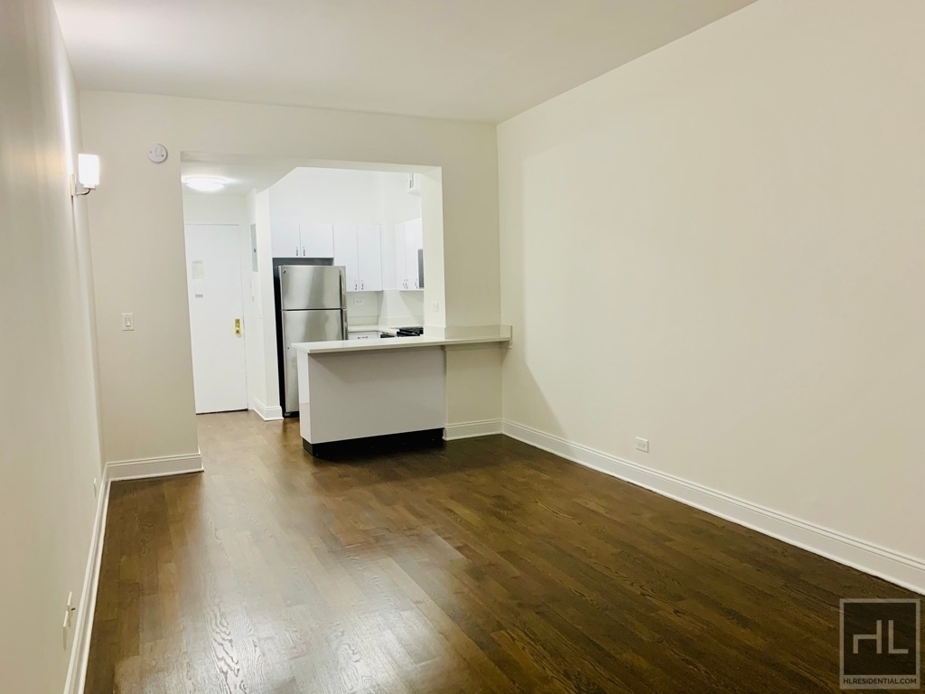 West 22 Street - Photo 1