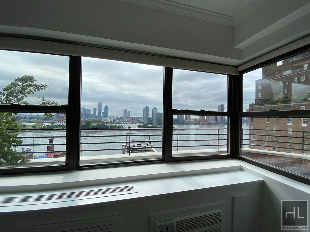 Beekman Place - Photo 0