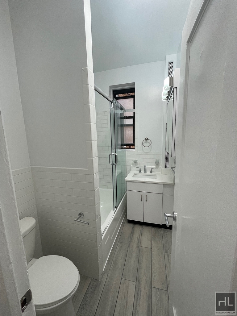 West 12 Street - Photo 11