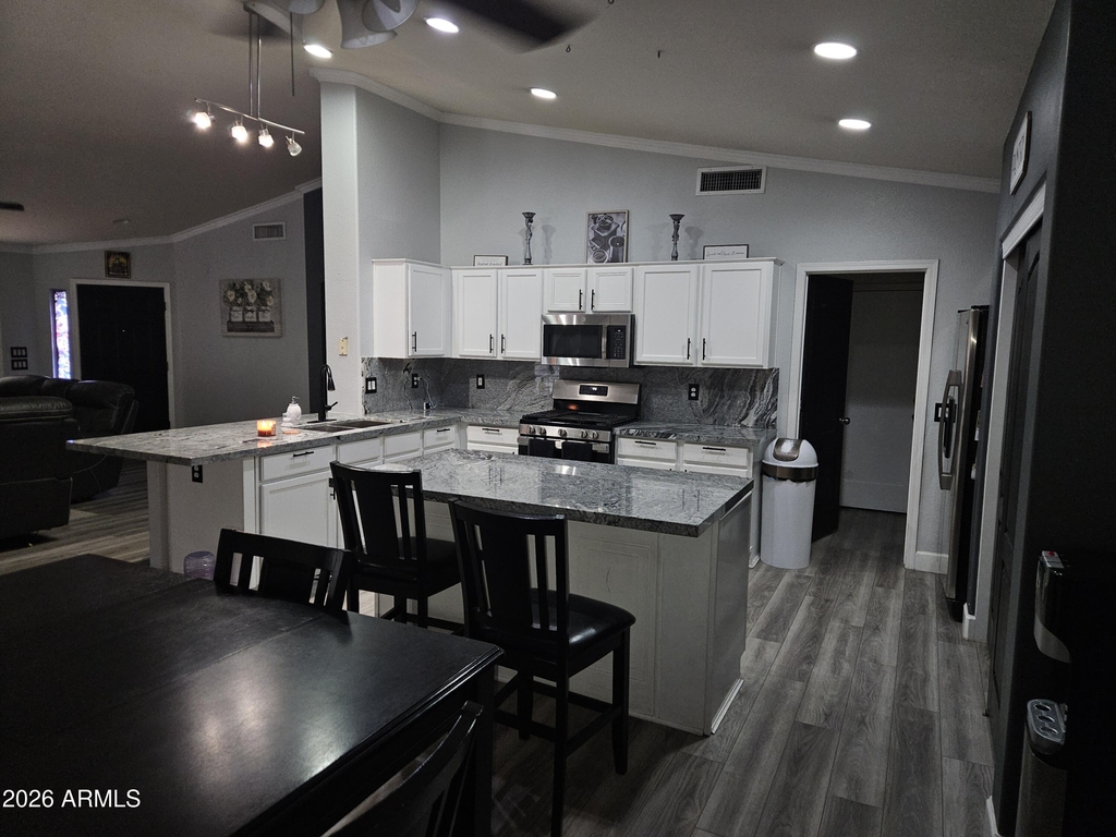 10937 E Catalina Avenue - Photo 3