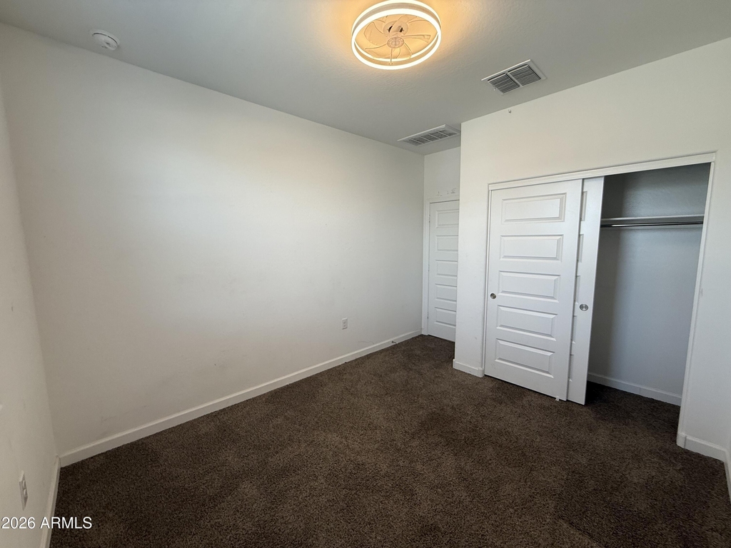 2425 W Seaver Avenue - Photo 3