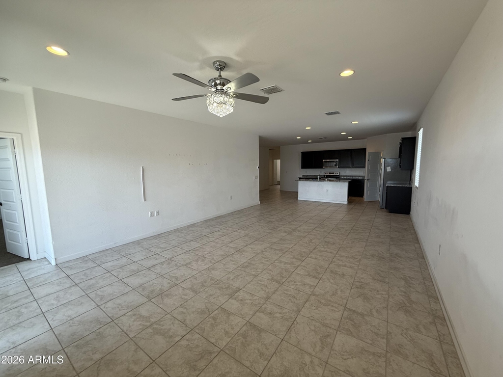 2425 W Seaver Avenue - Photo 10