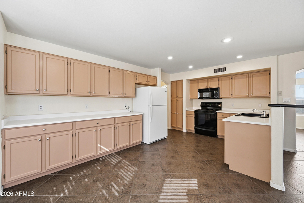 5011 W Kristal Way - Photo 6