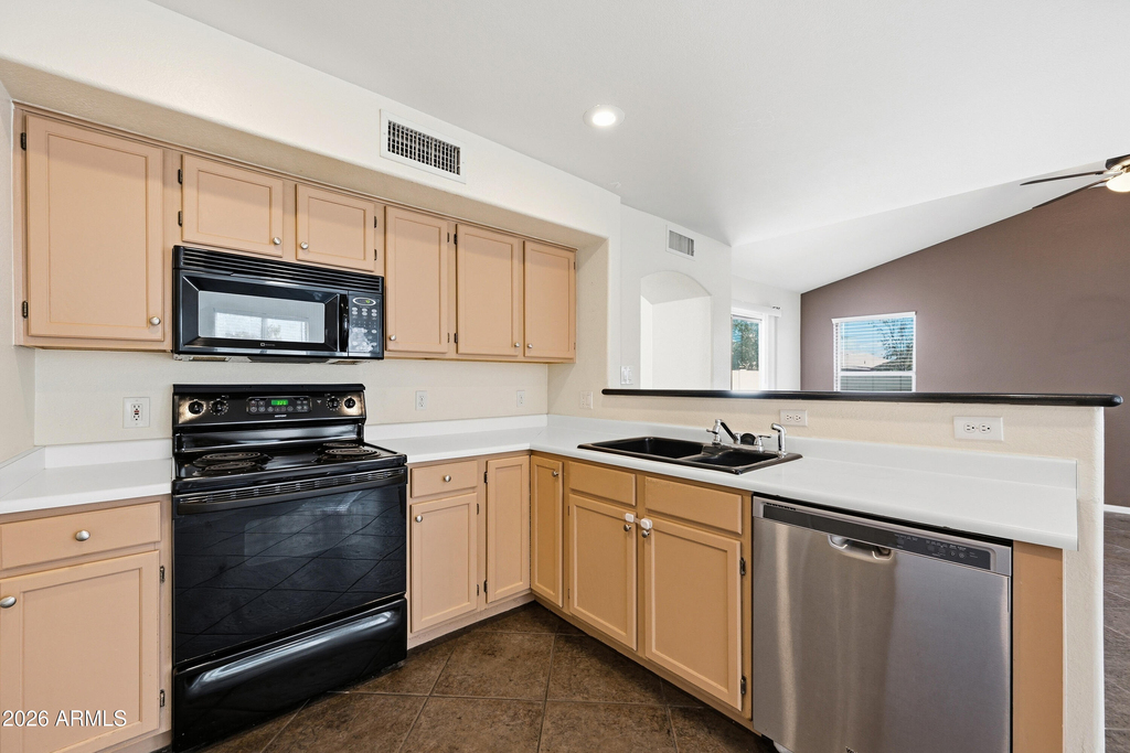 5011 W Kristal Way - Photo 7