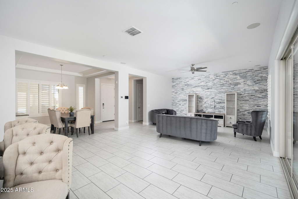 9752 W Rowel Road - Photo 9