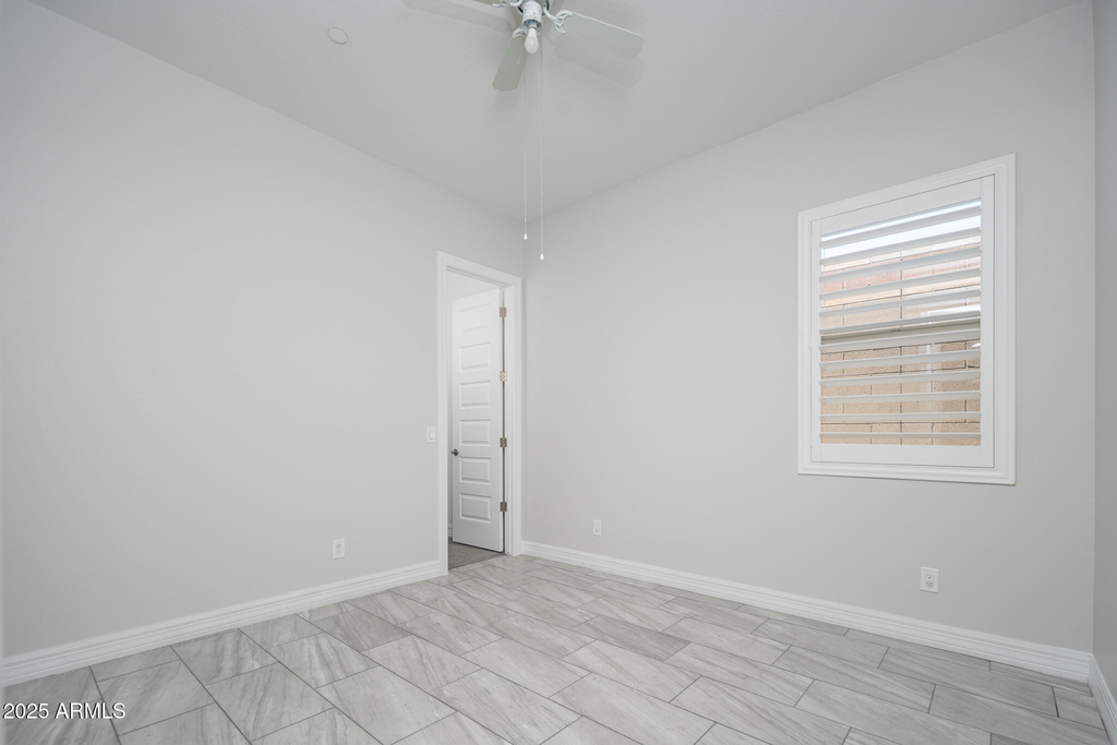 9752 W Rowel Road - Photo 25