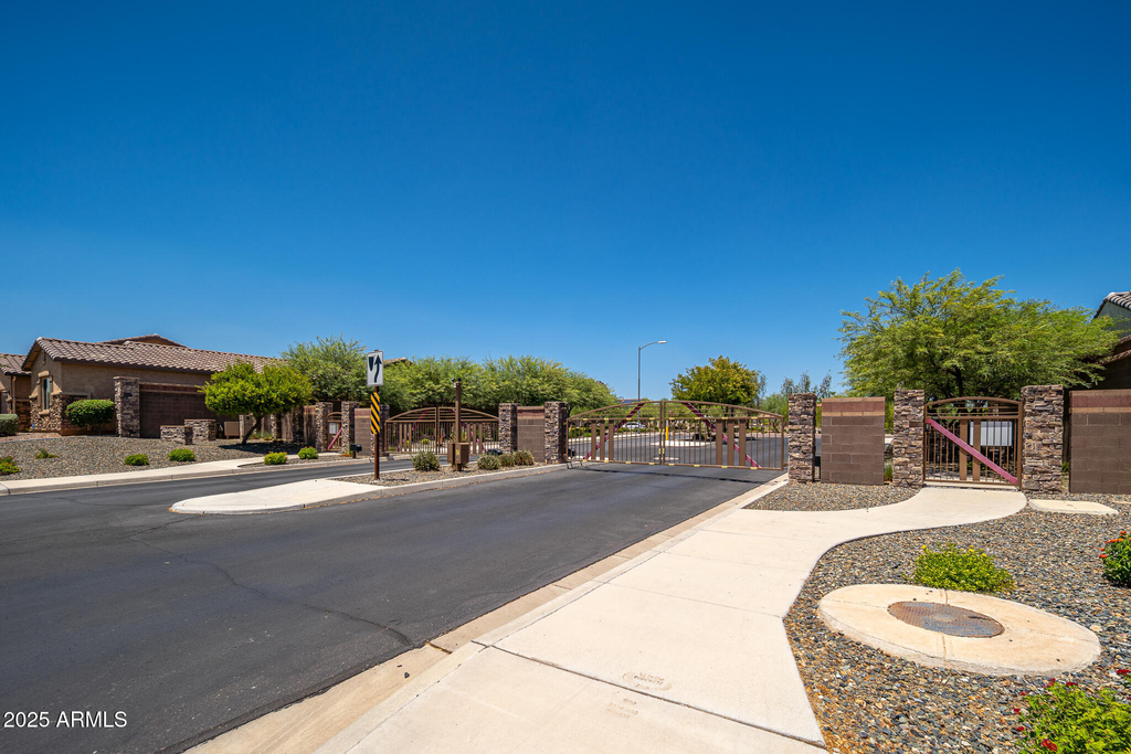 9752 W Rowel Road - Photo 1