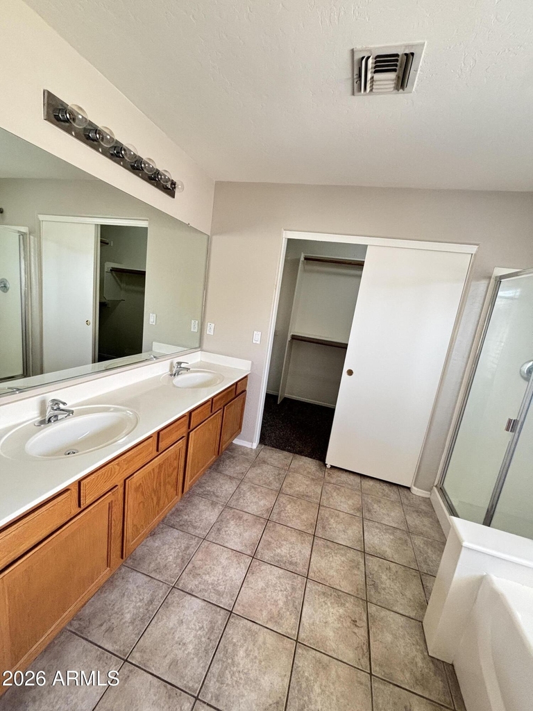 42250 W Oakland Drive - Photo 12