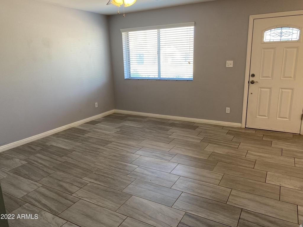 1909 W Palm Lane - Photo 2