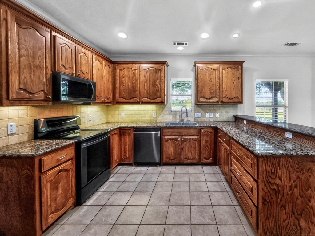 1255 Vineyard Road - Photo 3