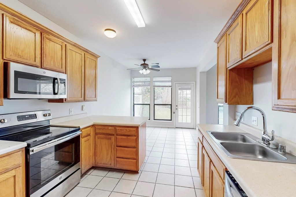 8000 Arbor Avenue - Photo 3