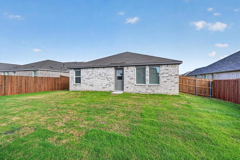 624 W Criner Street - Photo 21