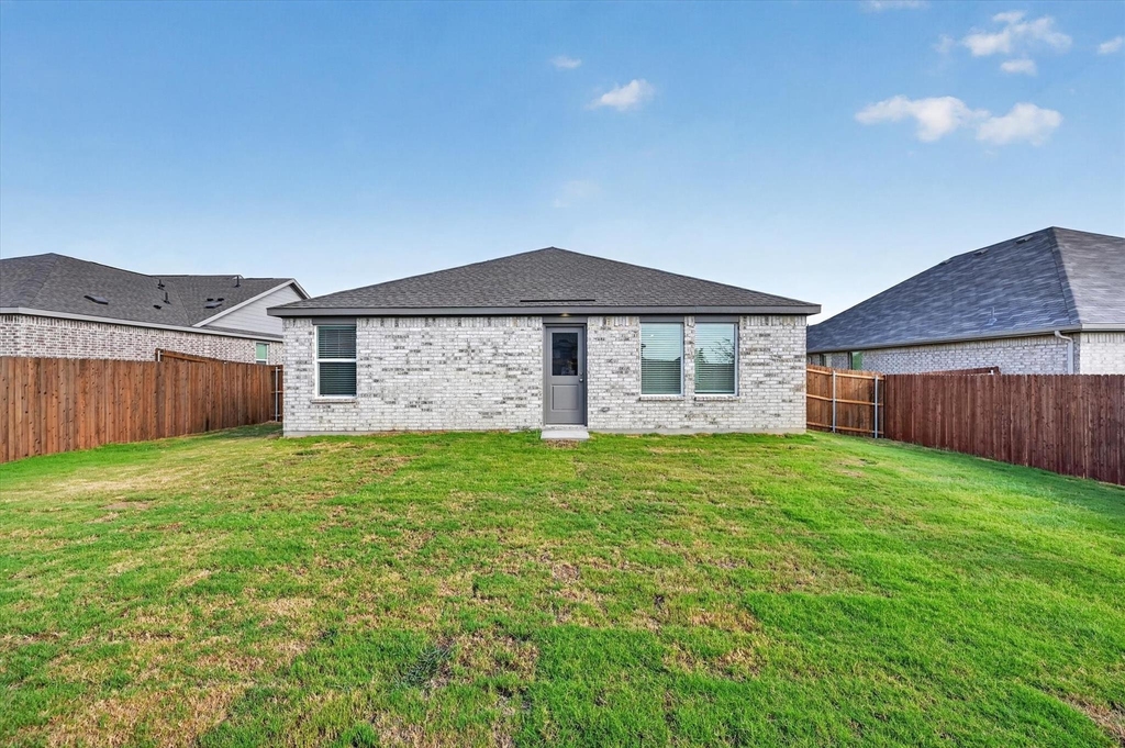 624 W Criner Street - Photo 22