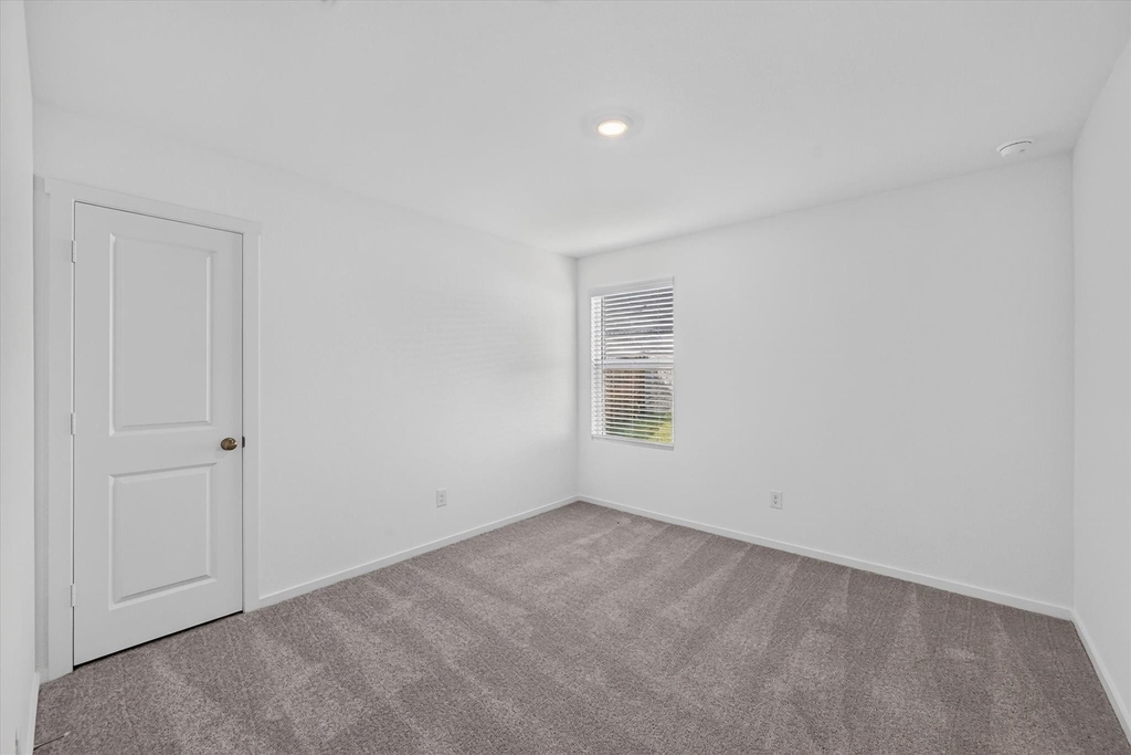 624 W Criner Street - Photo 12