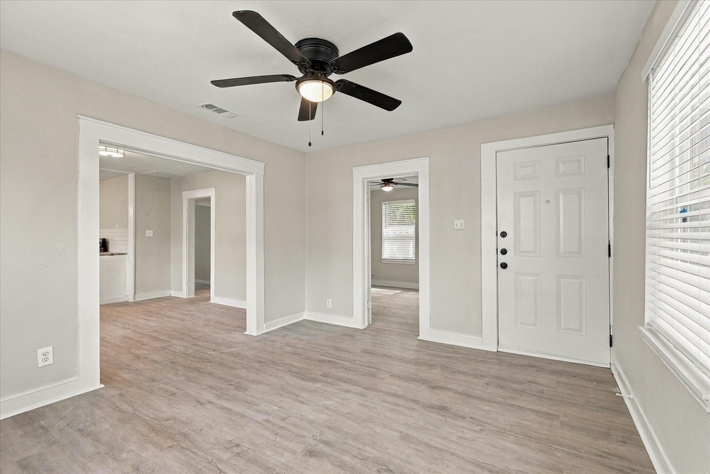 2842 Harlandale Avenue - Photo 1