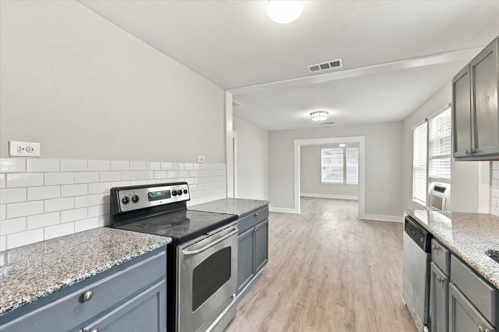 2842 Harlandale Avenue - Photo 7