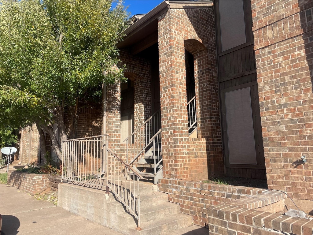 657 Ruidosa Avenue - Photo 0