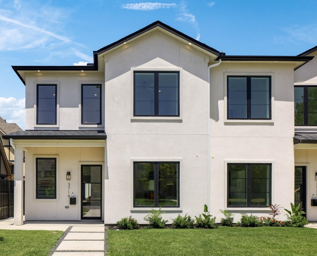 3721 W Beverly Drive - Photo 1