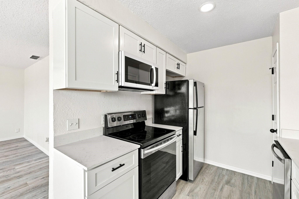 8137 Foxfire Lane - Photo 2
