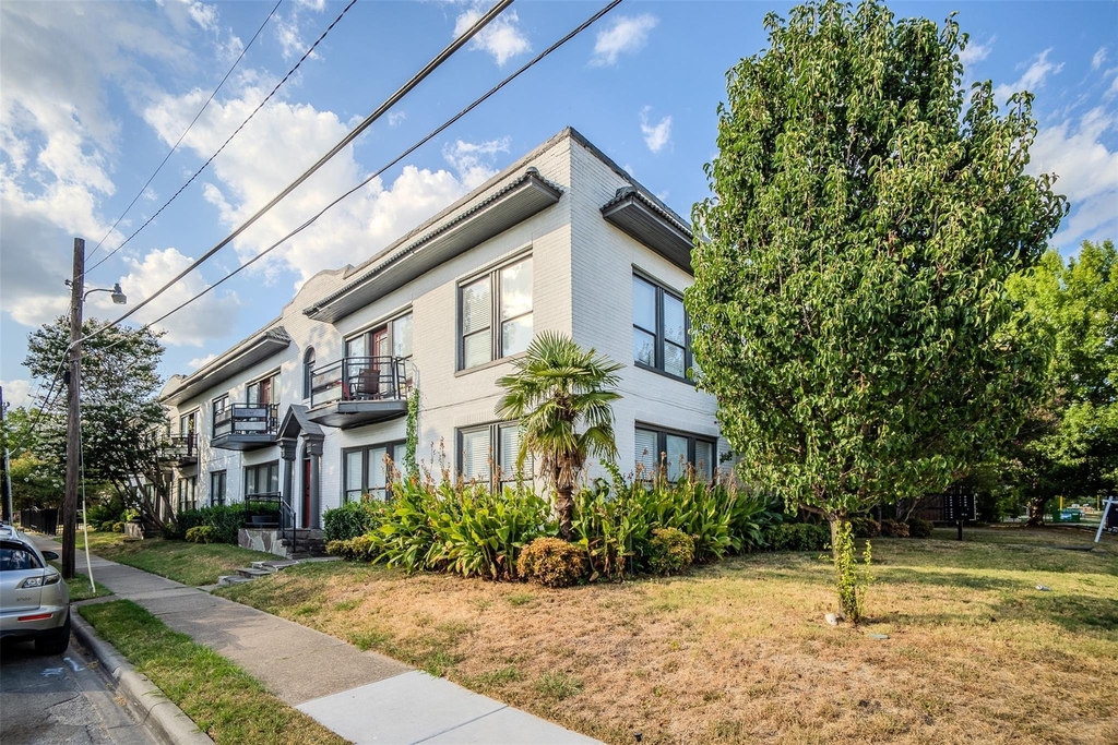5305 Reiger Avenue - Photo 0