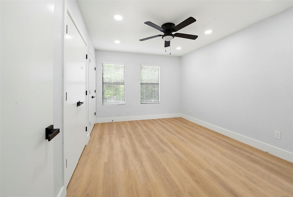 1860 Amber Lane - Photo 10