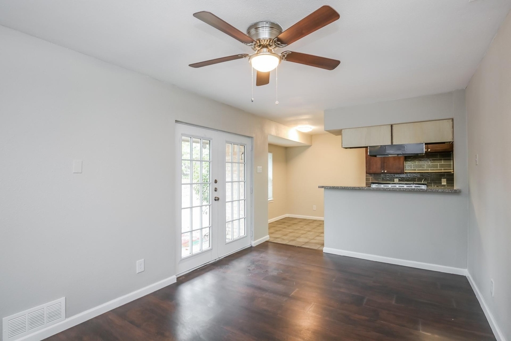 7640 Ryanridge Drive - Photo 3